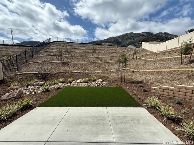 15217 Dawning CT, Lake Elsinore CA: https://media.crmls.org/mediaz/0a7995ed-7589-485c-9c26-04c3b2b1aeee.jpg