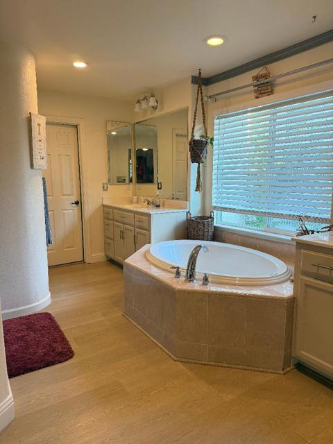 41 Palomino Way, Patterson CA: https://media.crmls.org/mediaz/0a79a571-5d03-4dce-b615-99ef14a2f512.jpg