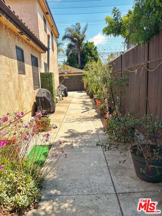 5764 W 85th Place, Los Angeles CA: https://media.crmls.org/mediaz/0a79db05-1a8c-4ad3-8879-4096610038b3.jpg