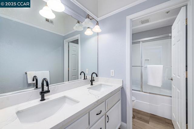 6026 Condor St, Danville CA: https://media.crmls.org/mediaz/0a79fdd9-0376-46a6-a2d9-6bac09fe2d2d.jpg