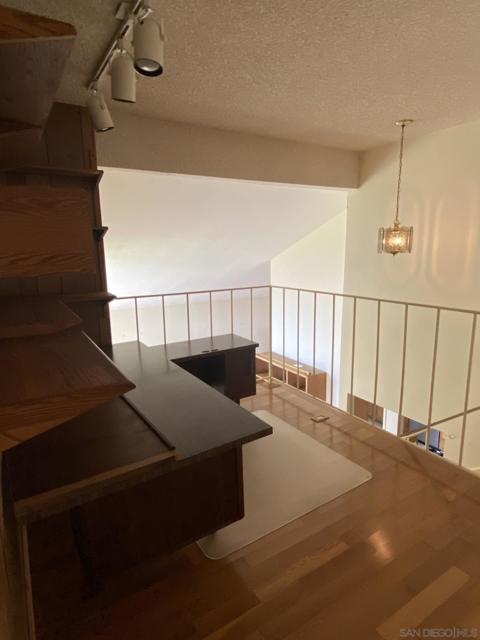 1543 Calle Violetas, Encinitas CA: https://media.crmls.org/mediaz/0a7b4a6d-ea19-4d2b-893b-1b71cf489b93.jpg