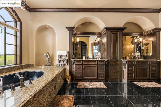 3600 Byer Rd, Byron CA: https://media.crmls.org/mediaz/0a7bd82c-3b33-4436-8fa5-6d3a30de8cab.jpg