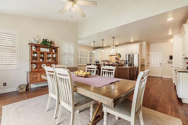 44737 Sun Valley Drive, King City CA: https://media.crmls.org/mediaz/0a7c2136-31ad-4c8f-b798-669b298656c6.jpg