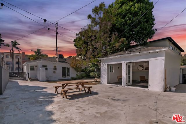 3780 Beethoven Street, Los Angeles CA: https://media.crmls.org/mediaz/0a7cddf0-5aa2-436c-803a-e8cee6b5b7ad.jpg