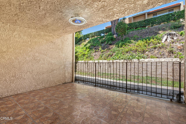 9503 Via Venezia, Burbank CA: https://media.crmls.org/mediaz/0a7ce254-d6f5-41d2-8635-1e5f9a5b3d87.jpg
