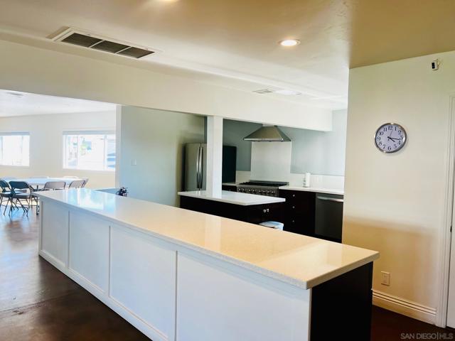 211 N Citrus Avenue, Escondido CA: https://media.crmls.org/mediaz/0a7cf2c2-6e09-48ea-8003-ee722c112594.jpg
