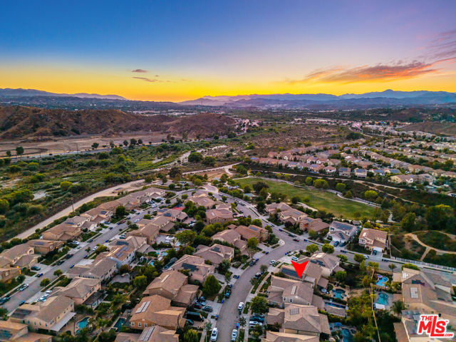 22499 Leaf Spring Court, Santa Clarita CA: https://media.crmls.org/mediaz/0a7e0852-8b94-43db-a000-f233db98d74e.jpg