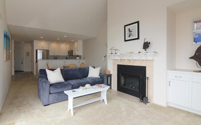 101 Shell Drive, Watsonville CA: https://media.crmls.org/mediaz/0a7e1552-5be5-4e5a-a524-ddaedf65ce80.jpg