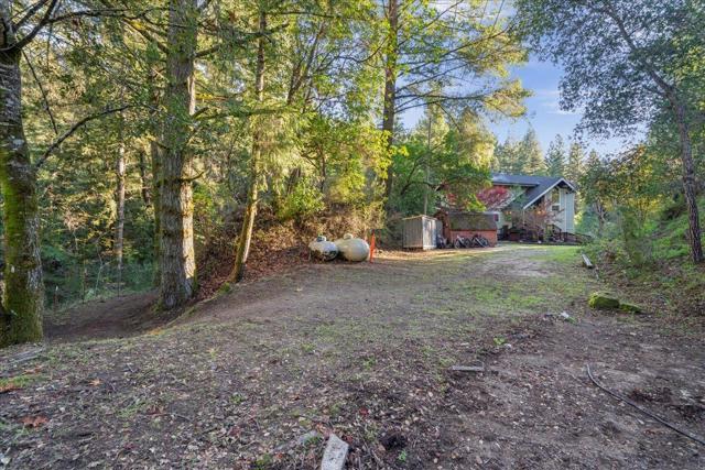 17710 Bear Creek Road, Boulder Creek CA: https://media.crmls.org/mediaz/0a7ef18d-3c83-4afd-a904-cf2d1f86916a.jpg
