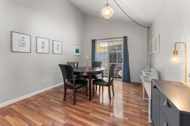 4 Athlone Way, Menlo Park CA: https://media.crmls.org/mediaz/0a7f24d3-e6ac-4f29-84ac-a327f9e7cb8b.jpg