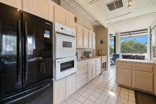 968 N Fairview Circle, Palm Springs CA: https://media.crmls.org/mediaz/0a7f2748-e417-4d05-a44d-4e6c9bb243ad.jpg