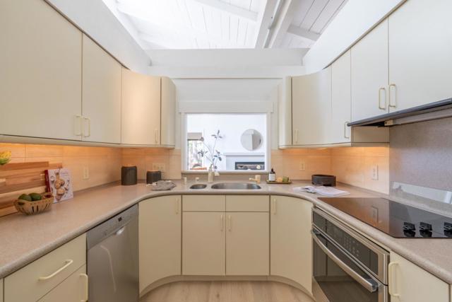 4091 Pine Meadows Way, Pebble Beach CA: https://media.crmls.org/mediaz/0a7f48bd-adbe-4c9a-b031-69fe578b62c8.jpg