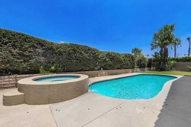 2450 Quincy Way, Palm Springs CA: https://media.crmls.org/mediaz/0a7ffe39-8ab5-4545-a269-aa8c91cb083e.jpg
