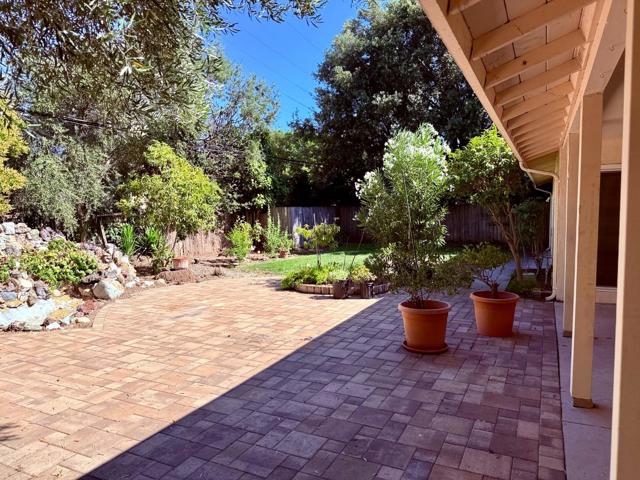 1389 Chelsea Drive, Los Altos CA: https://media.crmls.org/mediaz/0a80080e-96b2-4a3c-b02d-c5f53acc40b4.jpg