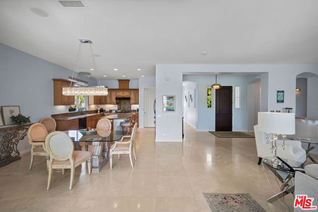 56645 Mountain, La Quinta CA: https://media.crmls.org/mediaz/0a8045b9-0c9a-4e04-888e-ed722e1b3f73.jpg