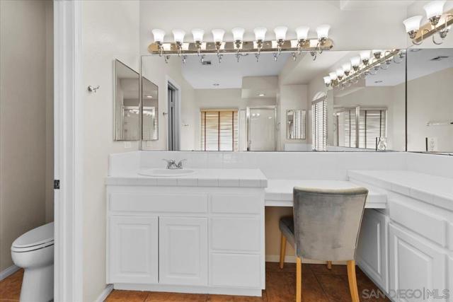 31252 North Star Way, Valley Center CA: https://media.crmls.org/mediaz/0a804b0b-89e2-46e9-a591-674182309e1c.jpg