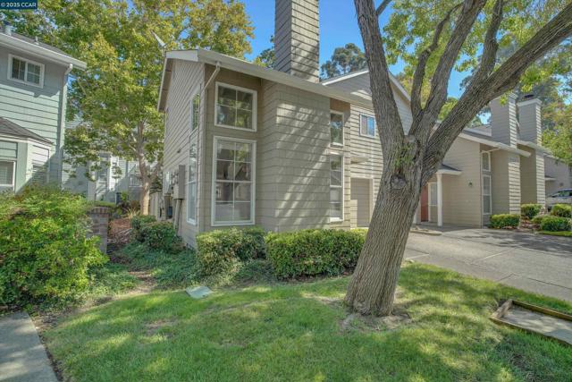 235 Pebblecreek Ct, Martinez CA: https://media.crmls.org/mediaz/0a80848f-9013-4db8-add1-6085d490bd48.jpg