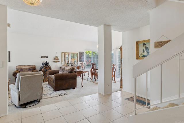 946 Carriage Drive, San Marcos CA: https://media.crmls.org/mediaz/0a81494f-22f0-42bb-b523-2622aad89ec9.jpg