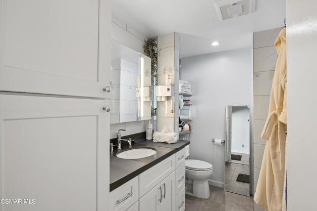 1641 Trafalgar Place, Westlake Village CA: https://media.crmls.org/mediaz/0a8176f2-8c78-443f-9773-c657b05afc23.jpg