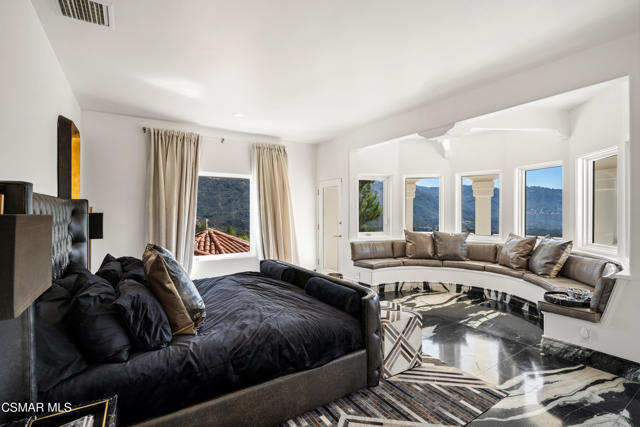 25665 Mulholland Highway, Calabasas CA: https://media.crmls.org/mediaz/0a81ba92-7b52-4d20-9968-d3cf66206225.jpg