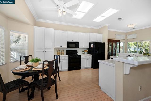 95 Goldspur Way, Brentwood CA: https://media.crmls.org/mediaz/0a822f42-bb34-41d0-895c-507292c87add.jpg