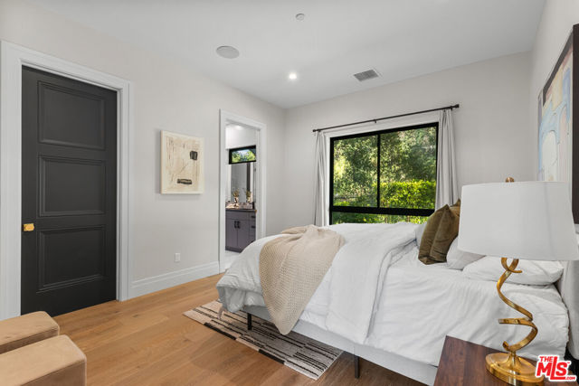 17401 Rancho Street, Encino CA: https://media.crmls.org/mediaz/0a82a738-091e-42a3-bba2-4da5b57138eb.jpg