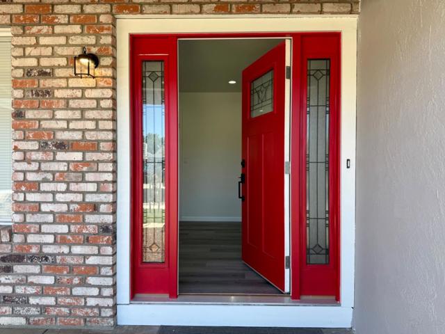 7604 Los Padres Court, Gilroy CA: https://media.crmls.org/mediaz/0a830b5f-8fab-4930-a62d-4de7d2635810.jpg