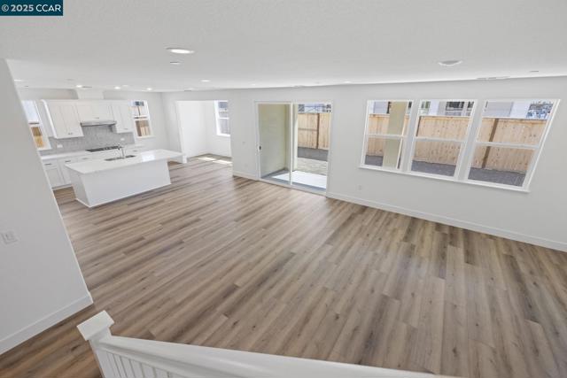 8121 Vessel Way, Sacramento CA: https://media.crmls.org/mediaz/0a8361ce-3672-43b7-b649-078e9b521cad.jpg