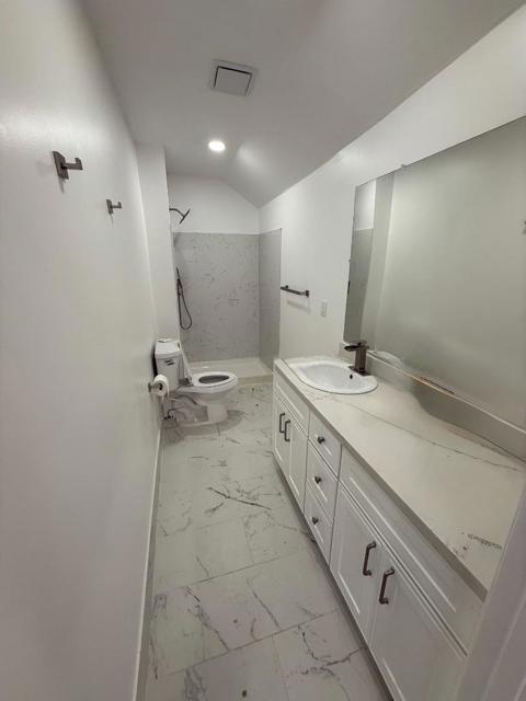 109111 Broadway Street, Vallejo CA: https://media.crmls.org/mediaz/0a838e47-74ad-4f1d-be6e-402b40a6f7d2.jpg