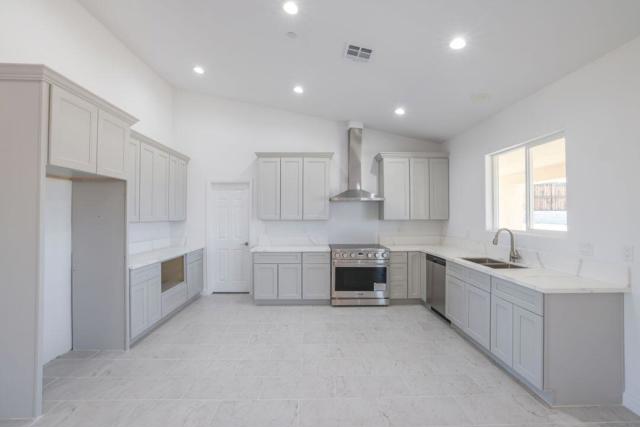 7160 Olympic Road, Joshua Tree CA: https://media.crmls.org/mediaz/0a83a1b6-4b1e-4dce-b4b5-6f71f8a3c249.jpg