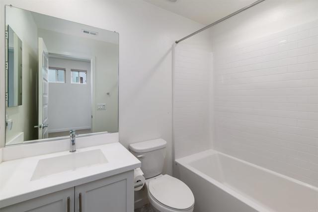 Detail Gallery Image 24 of 37 For 6140 Colt Pl #104,  Carlsbad,  CA 92009 - 3 Beds | 3/1 Baths