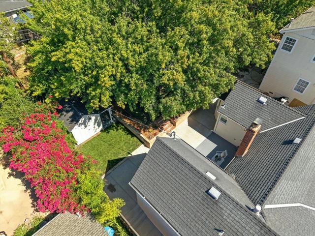 1968 Arroyo Avenue, San Carlos CA: https://media.crmls.org/mediaz/0a840ee4-57d0-4af4-9996-70766d9f2638.jpg