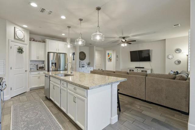 471 Segovia Drive, Hollister CA: https://media.crmls.org/mediaz/0a846c85-156d-4865-8450-1673491530ad.jpg