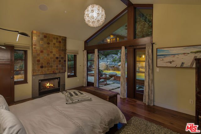 2669 Harlesden Court, Los Angeles CA: https://media.crmls.org/mediaz/0a8487de-fd3f-4347-9b6c-4c74ff87cd47.jpg