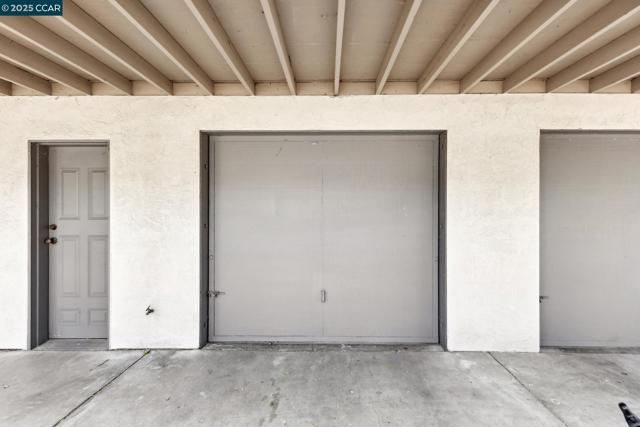 3847 Vineyard Ave, Pleasanton CA: https://media.crmls.org/mediaz/0a8507fa-3ee1-48ba-bab2-27f1bc67b0e8.jpg