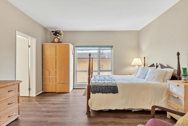 1362 Seacoast Dr, Imperial Beach CA: https://media.crmls.org/mediaz/0a85af8e-3e6e-4f11-8d80-67f50c578ea8.jpg