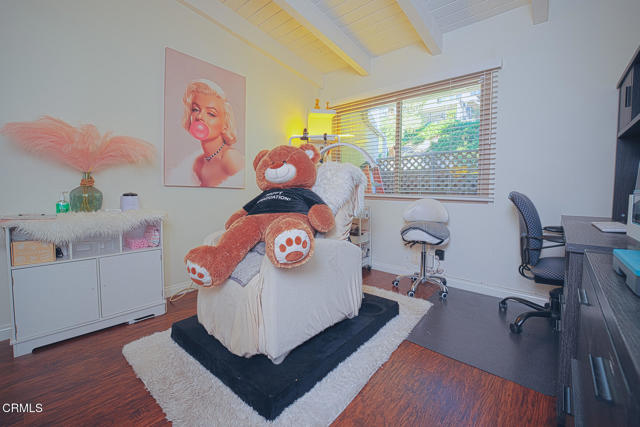 Detail Gallery Image 12 of 15 For 942 Woodlawn Dr, Thousand Oaks,  CA 91360 - 3 Beds | 2 Baths