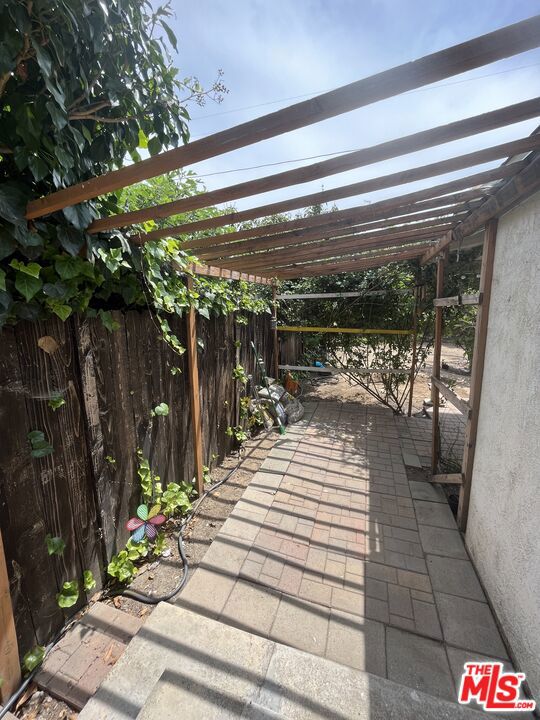 7516 Whitaker Avenue, Van Nuys CA: https://media.crmls.org/mediaz/0a8780e4-890b-4b09-9a91-cbe8dd3b5364.jpg