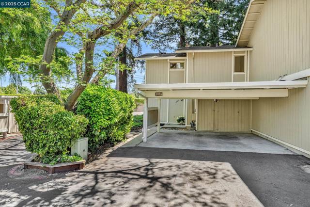 1081 San Ramon Valley Blvd, Danville CA: https://media.crmls.org/mediaz/0a879d1a-0d61-4d85-b0db-fb4f472f409b.jpg
