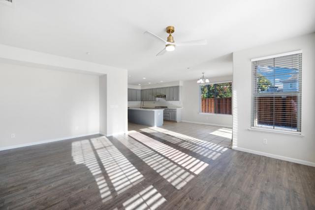 16341 Adobe Way, Lathrop CA: https://media.crmls.org/mediaz/0a884fb5-2127-47b3-93ca-529e6824ee46.jpg