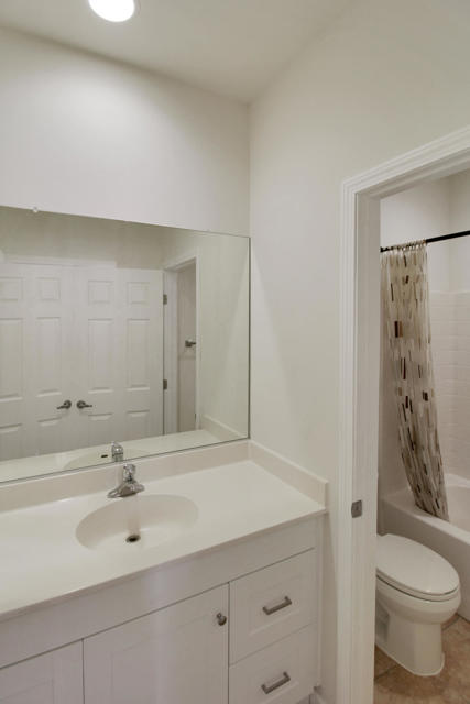 48180 Chandler Court, Indio CA: https://media.crmls.org/mediaz/0a88bca4-fd22-489e-82f2-2b1c5f790e1d.jpg