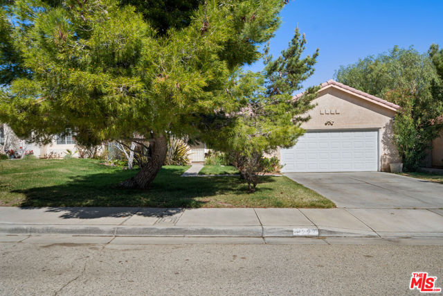 3223 Quarry Road, Palmdale CA: https://media.crmls.org/mediaz/0a88ff5c-7261-4624-abc9-355eadecf53a.jpg