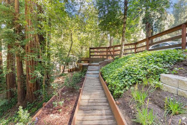 345 Saint Francis Drive, Boulder Creek CA: https://media.crmls.org/mediaz/0a89836a-6f7d-4539-83c7-836985f33dd9.jpg