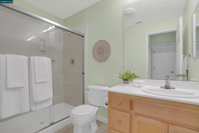 2121 Bluffs Dr, Livermore CA: https://media.crmls.org/mediaz/0a89f9c9-0da1-4d62-bb54-b7d37d4fd588.jpg