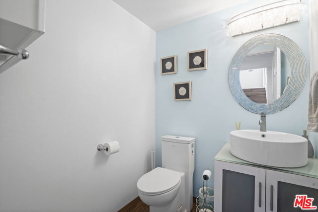6505 Dume Drive, Malibu CA: https://media.crmls.org/mediaz/0a8abf17-843e-419b-907e-31d2c015f3bf.jpg
