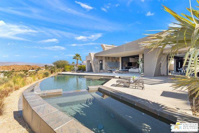 25 Sierra Vista Drive, Rancho Mirage CA: https://media.crmls.org/mediaz/0a8b4acb-c8bd-4066-95dc-f5c7b1831c79.jpg