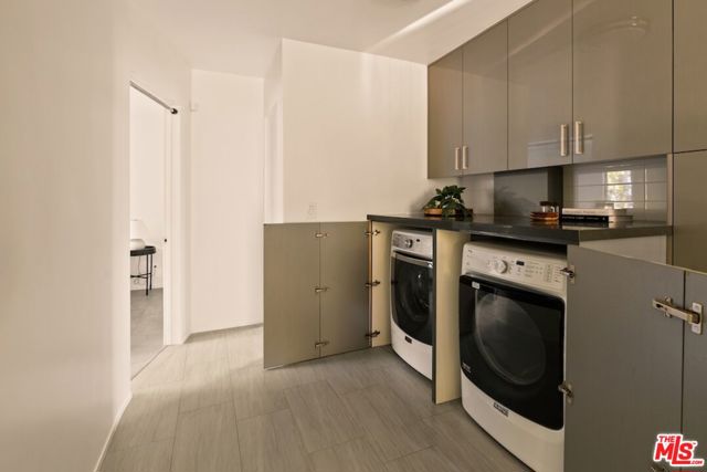 4841 Swinton Avenue, Encino CA: https://media.crmls.org/mediaz/0a8c986f-9e8b-4e90-8179-350c093a27c8.jpg