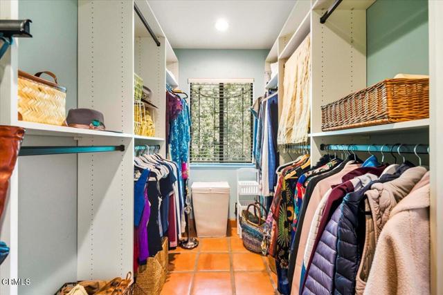 515 Del Oro Drive, Ojai CA: https://media.crmls.org/mediaz/0a8d4a47-3e89-40a8-be1d-c6560b4e8aff.jpg