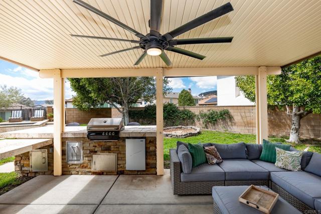 25111 Cedar Ridge Court, Wildomar CA: https://media.crmls.org/mediaz/0a8d64b6-785c-4406-8104-5bc4e2d56183.jpg
