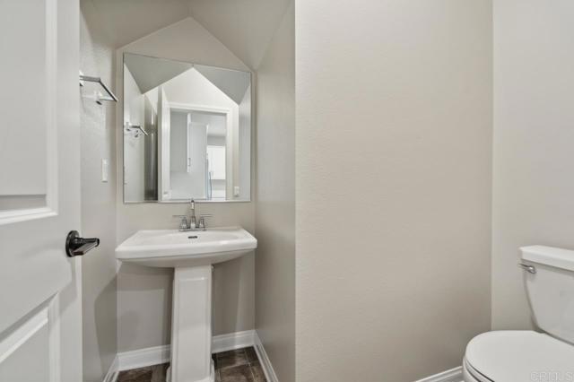 Detail Gallery Image 28 of 70 For 2187 Bluestone Cir, Chula Vista,  CA 91913 - 3 Beds | 2/1 Baths